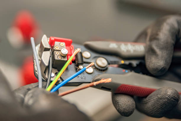 Best Electrical Installation Contractor  in Columbiana, OH